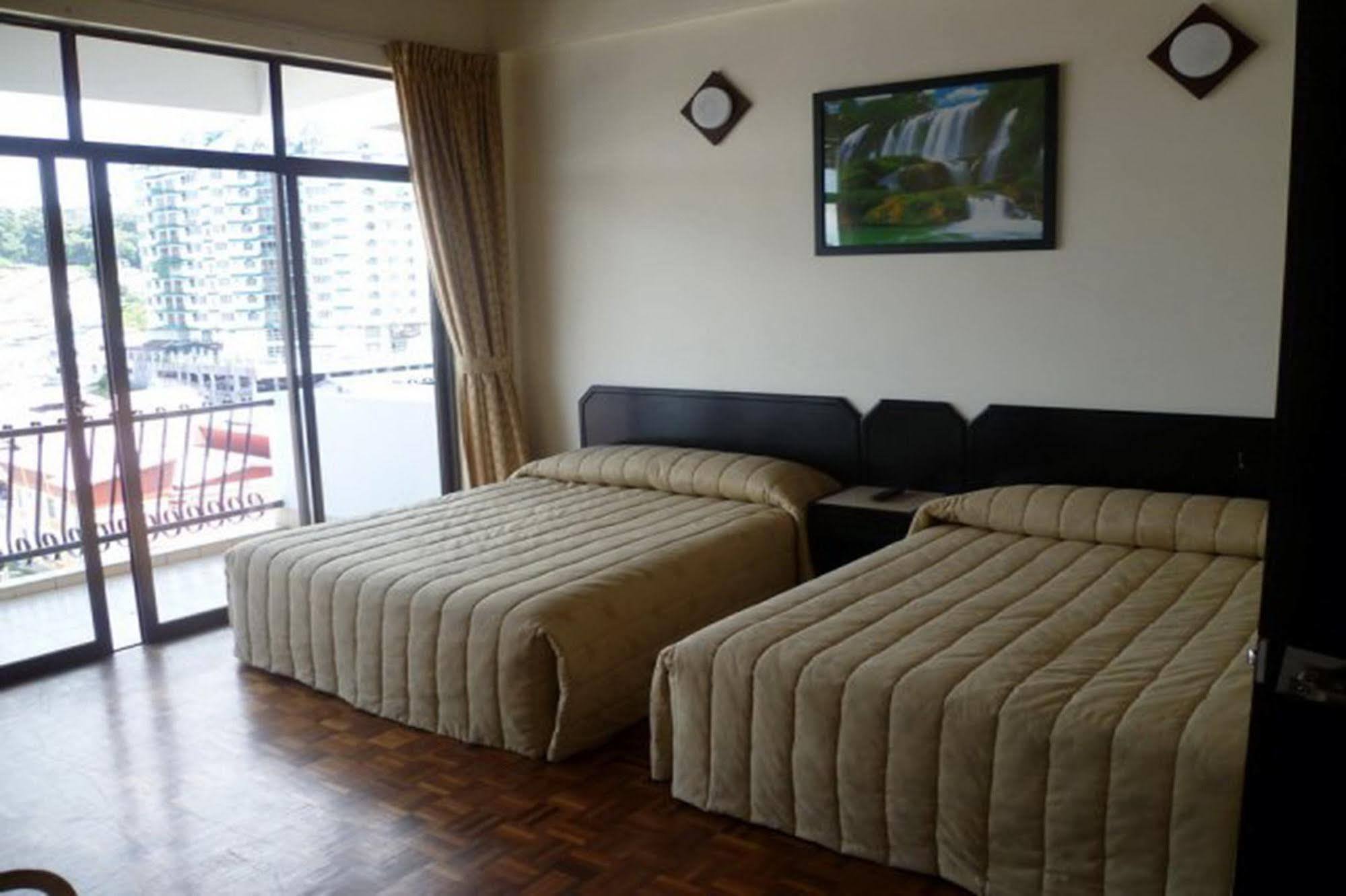 Country Lodge Resort Бринчанг Екстериор снимка